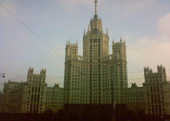 Paris condamne fermement l’expulsion de diplomates français par la Russie