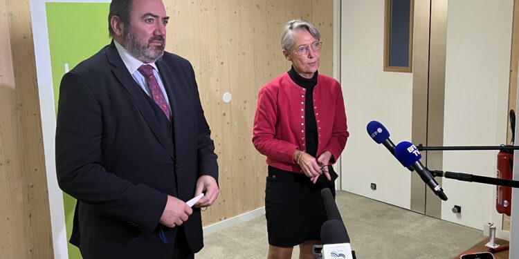 Santé : E.Borne appelle à la responsabilité face à la reprise des épidémies